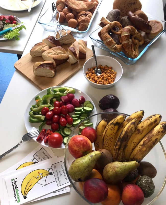 Retterlingbuffet beim Nachhaltigkeitsprojekkttag mit foodsharing Ludwigsburg