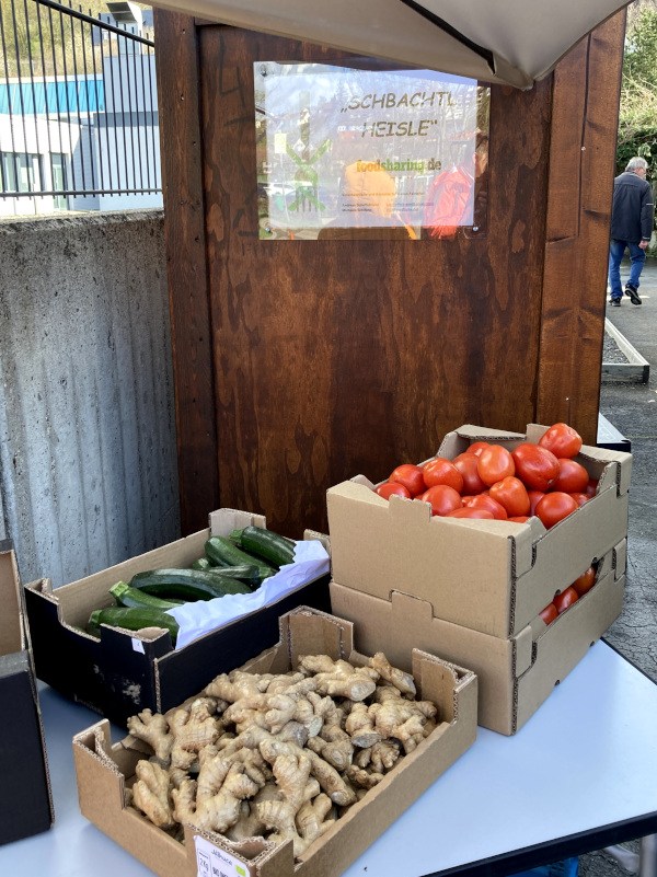 Frisches Obst und Gemüse bei der Fairteilereröffnung in Mühlacker Lomersheim.